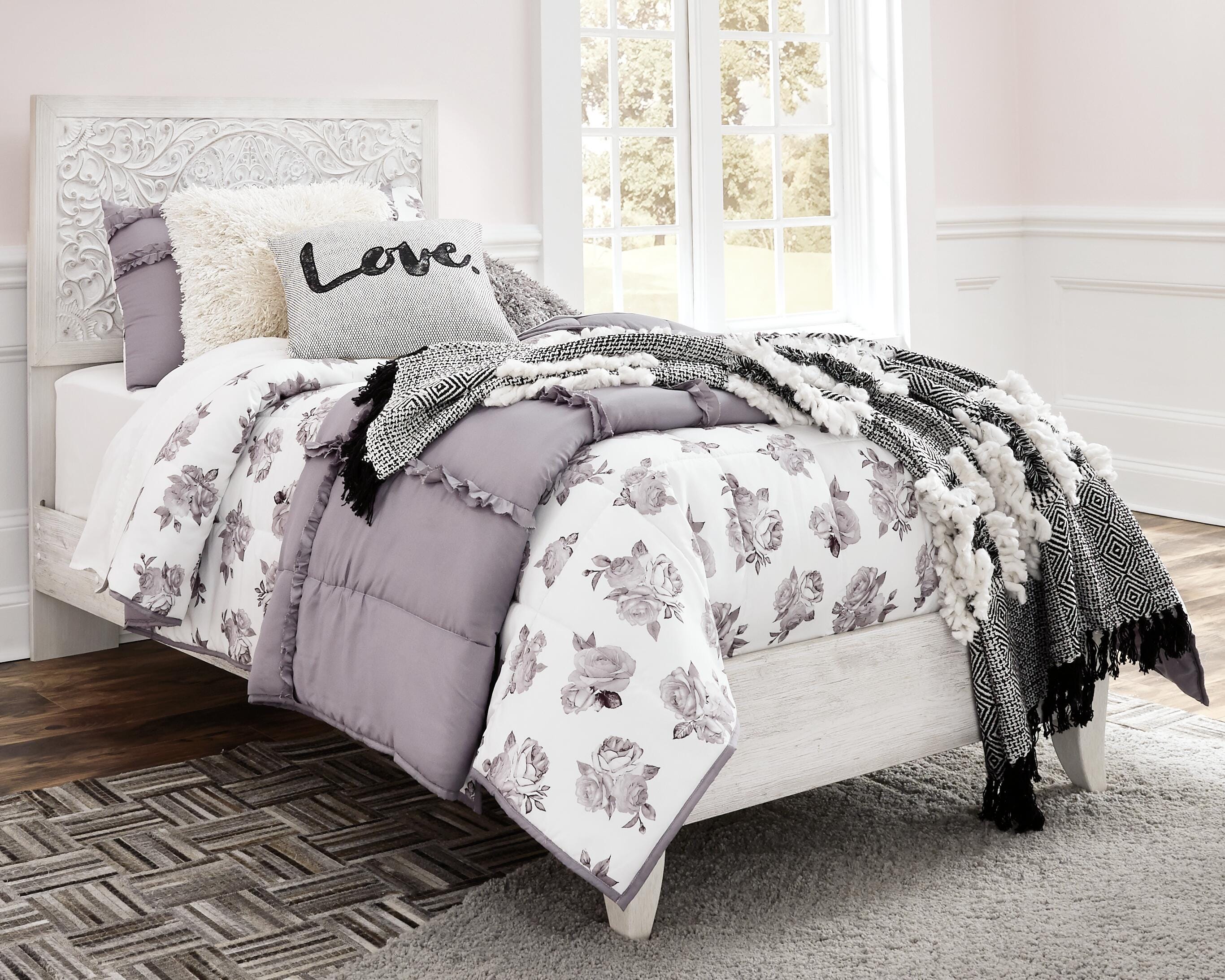 Paxberry Bedroom Set