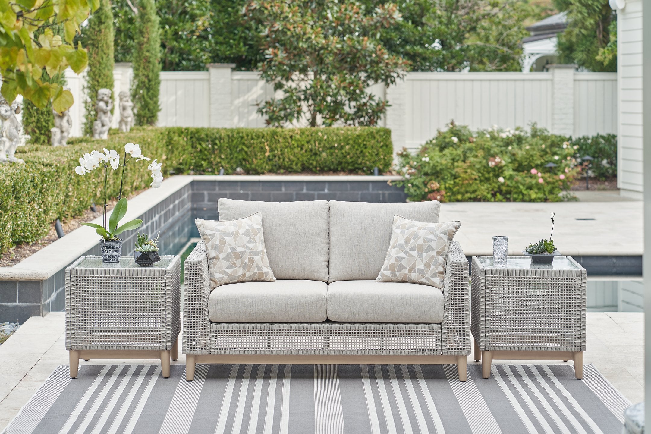 Seton Creek Outdoor Seating Set