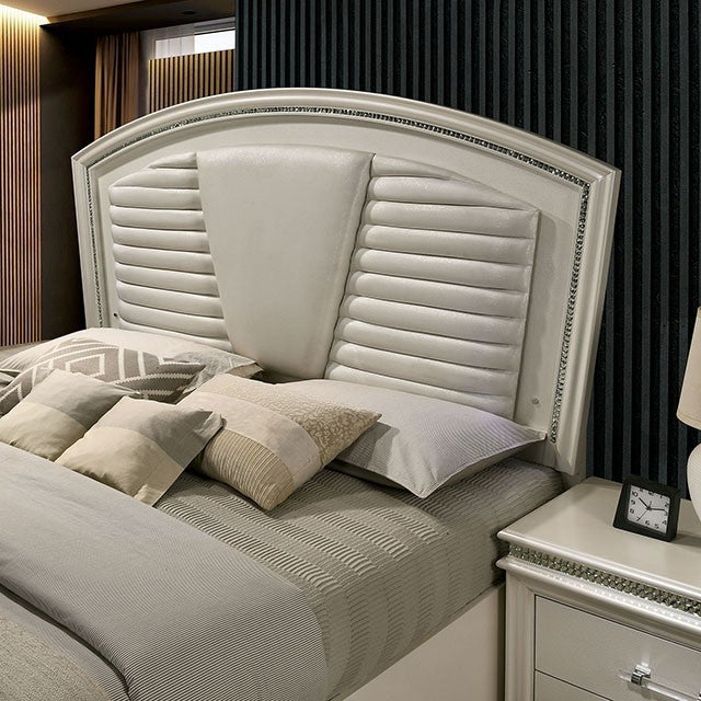 Maddie Bed White & Silver