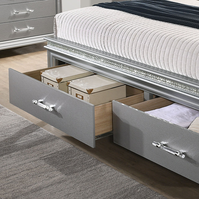 Maddie Bed White & Silver