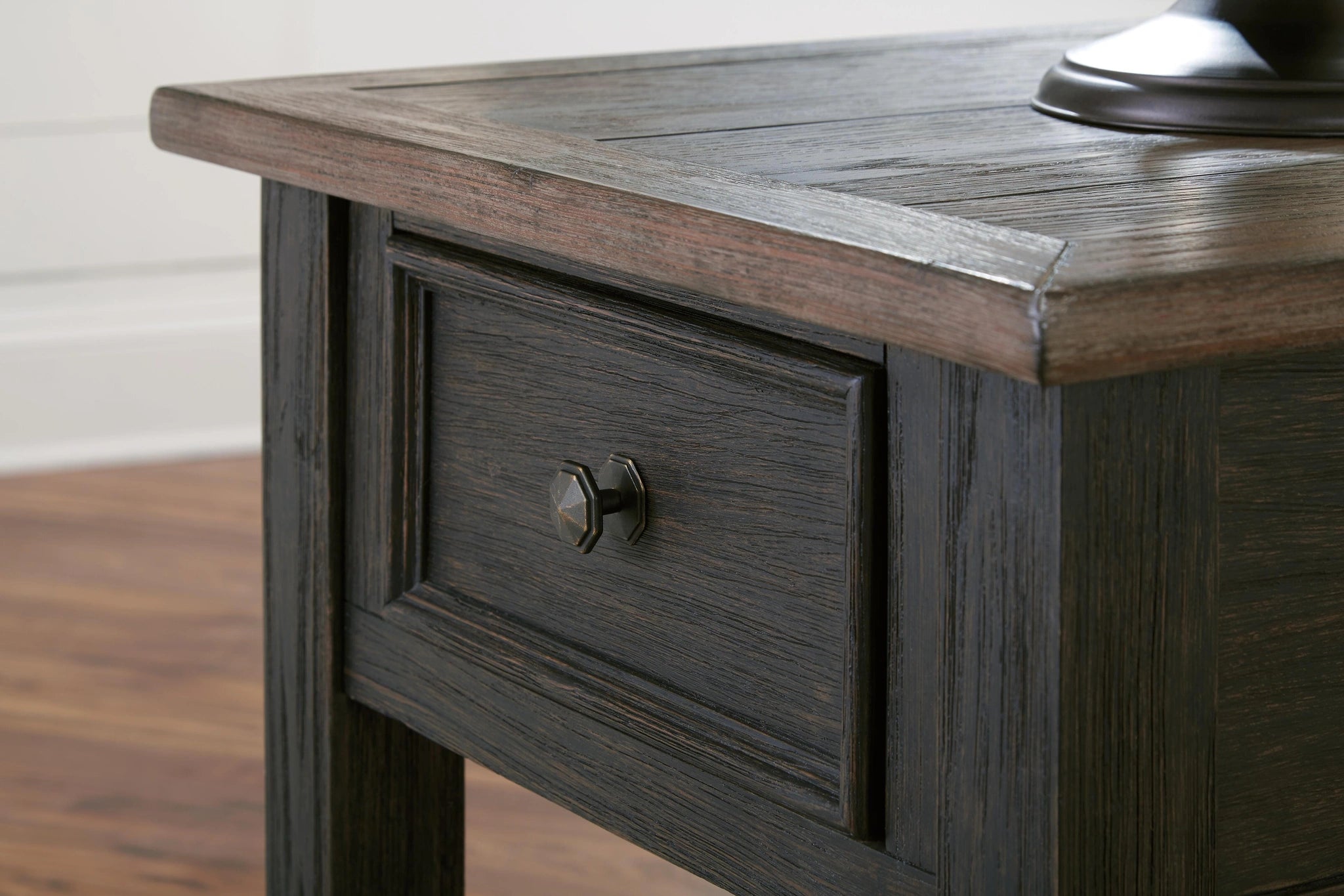 Tyler Creek Table Set