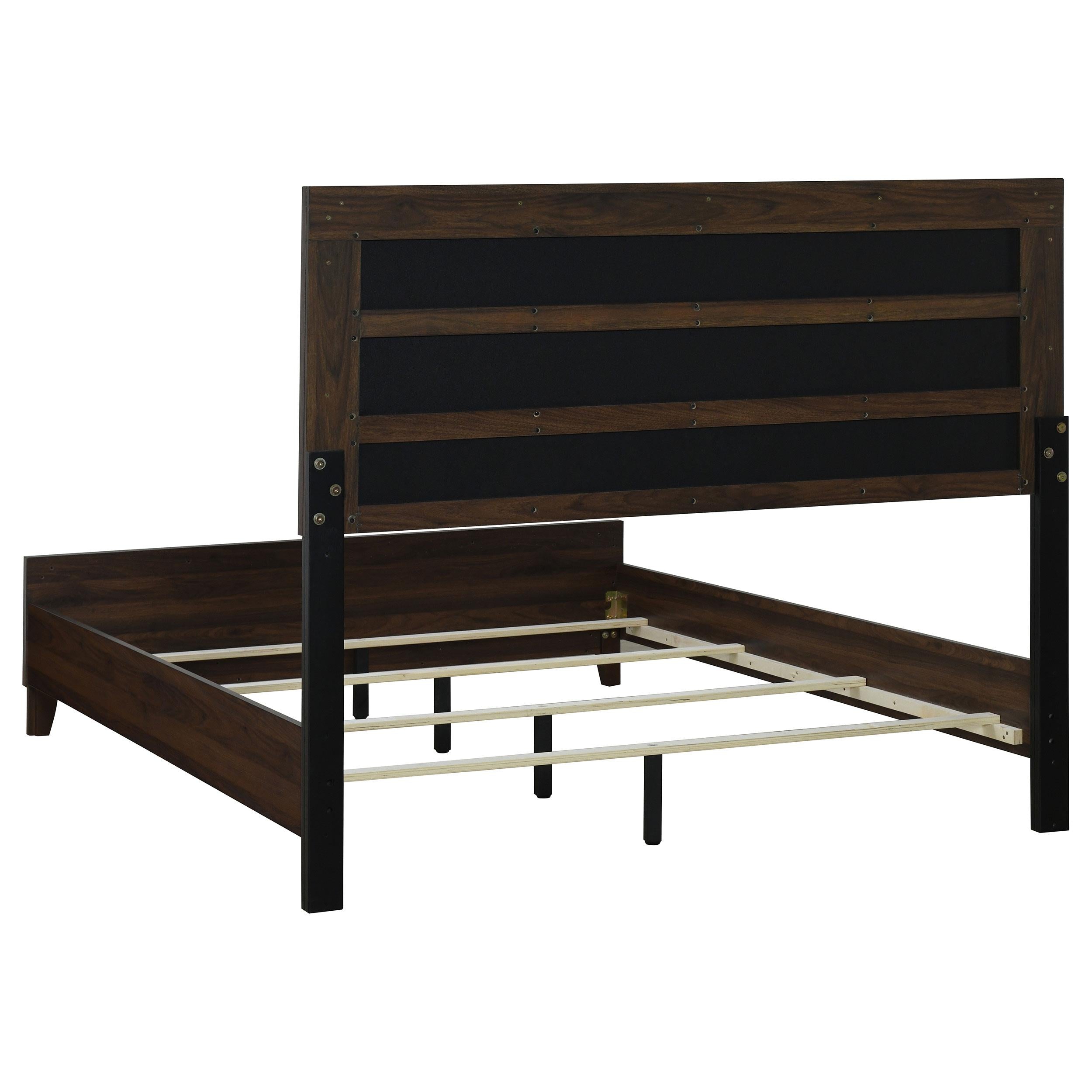 Welsley California King Bedroom Set Walnut