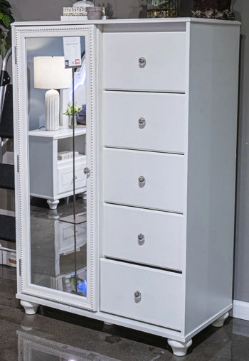 Kozlani Dressing Chest