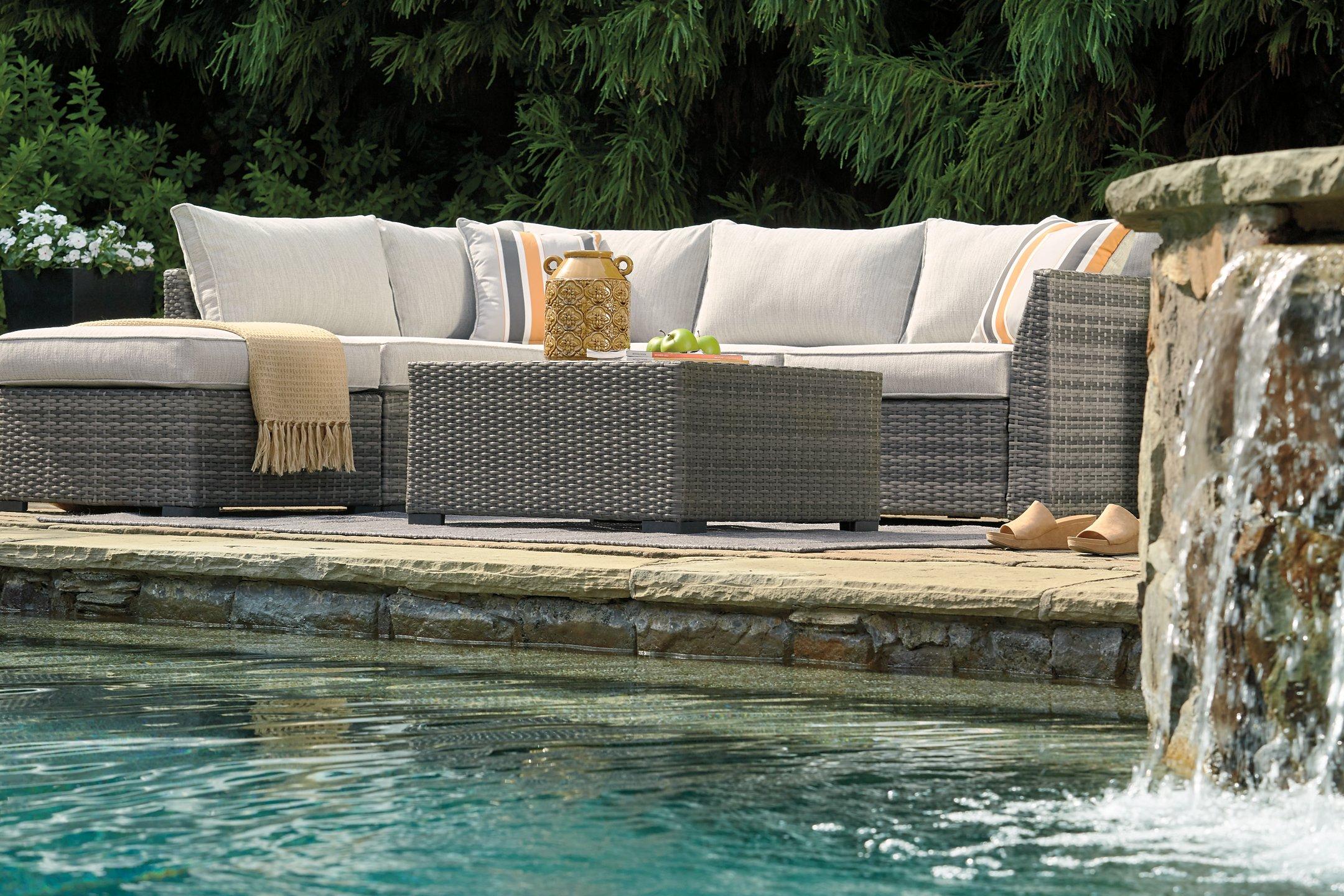 Cherry Point 4-piece Outdoor Sectional Set