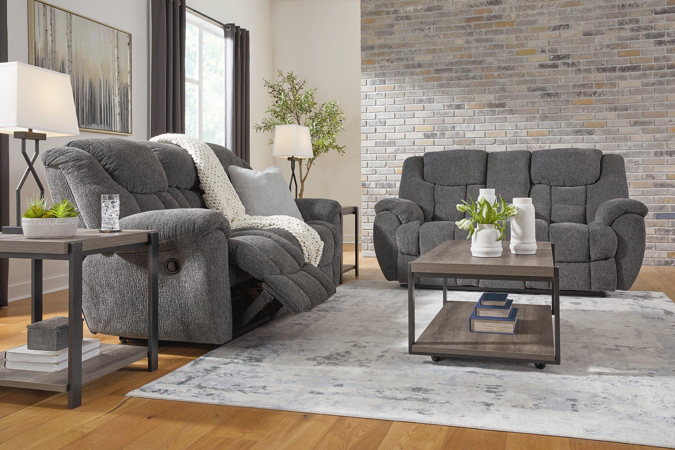 Foreside Living Room Set