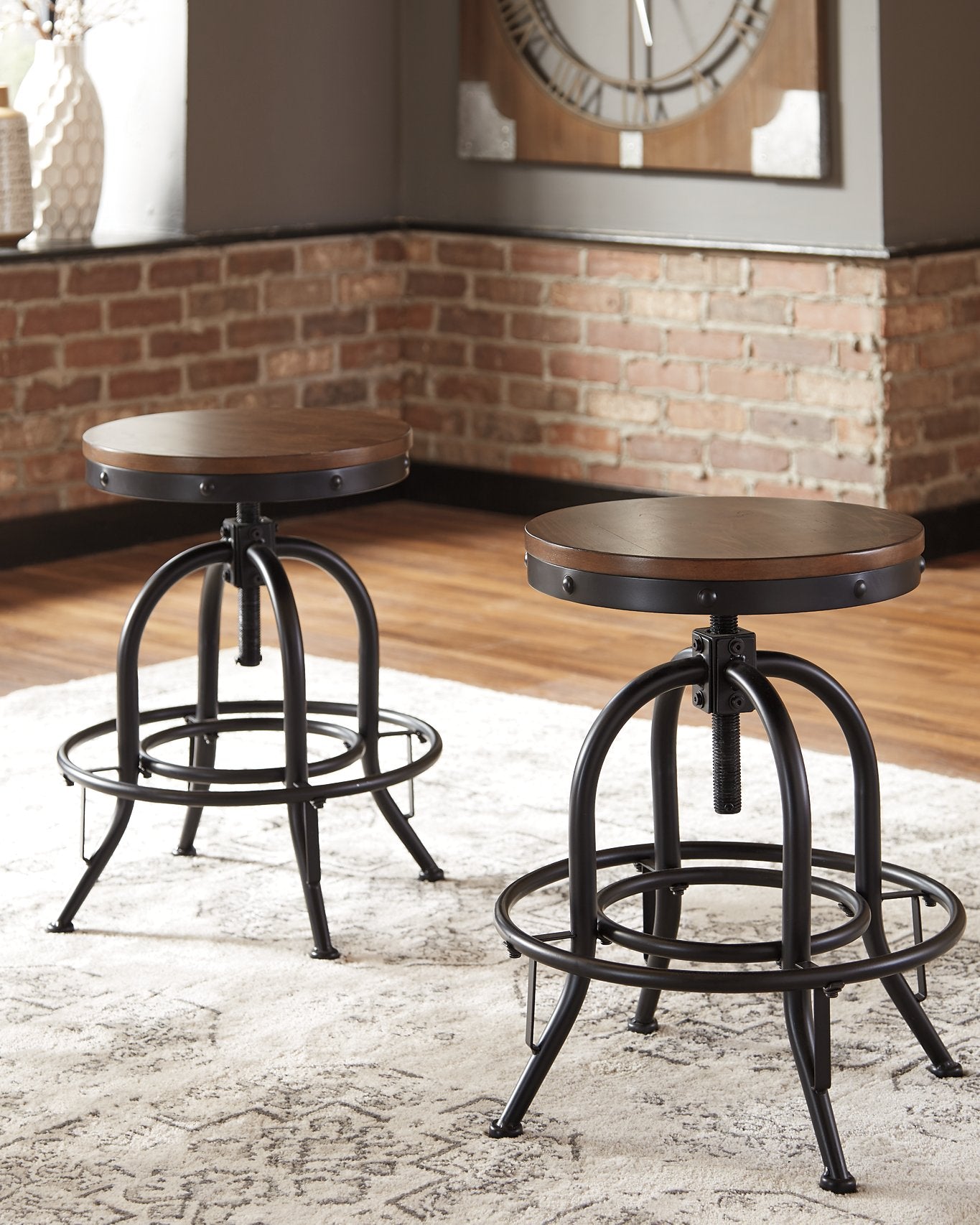 Valebeck Counter Height Bar Stool