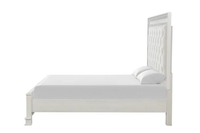 Stella Mia 4 Pc 5 Pc Queen Bedroom Set White & White