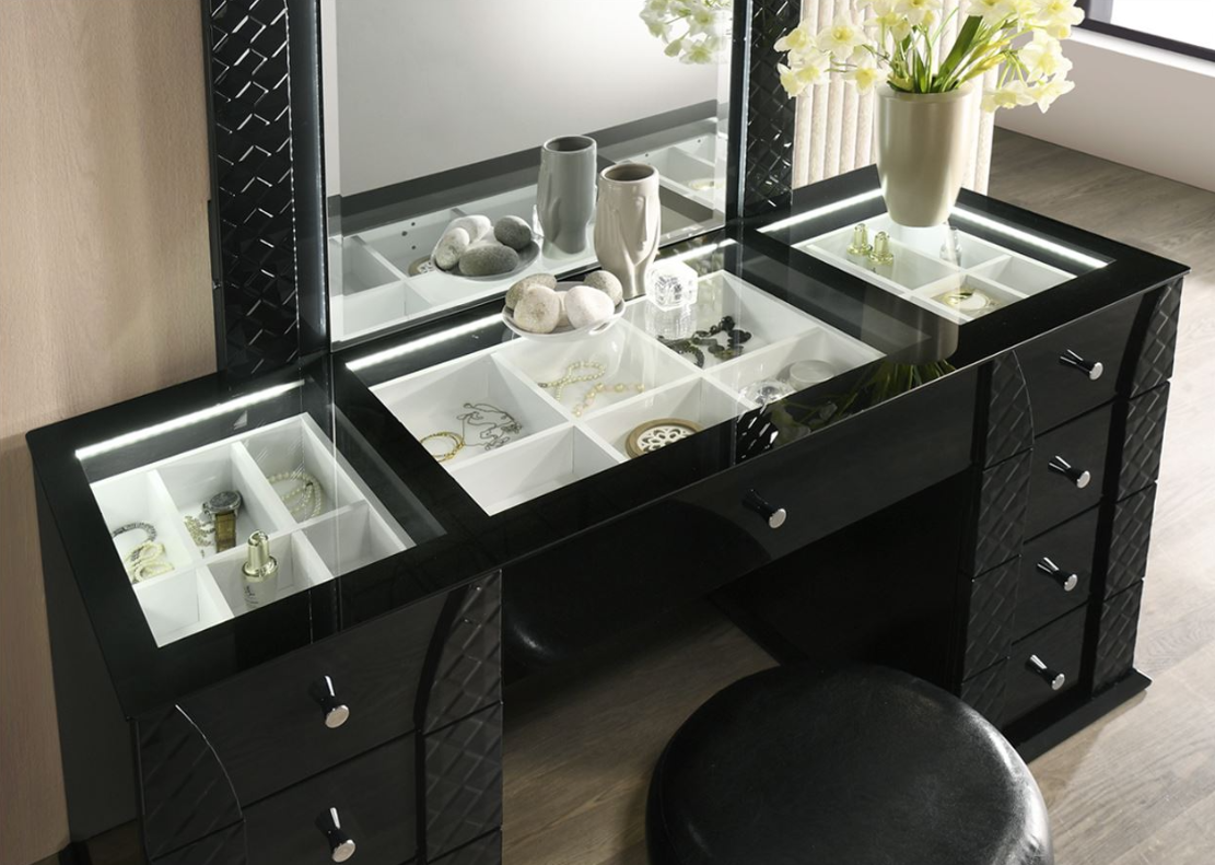 Flora Vanity Set